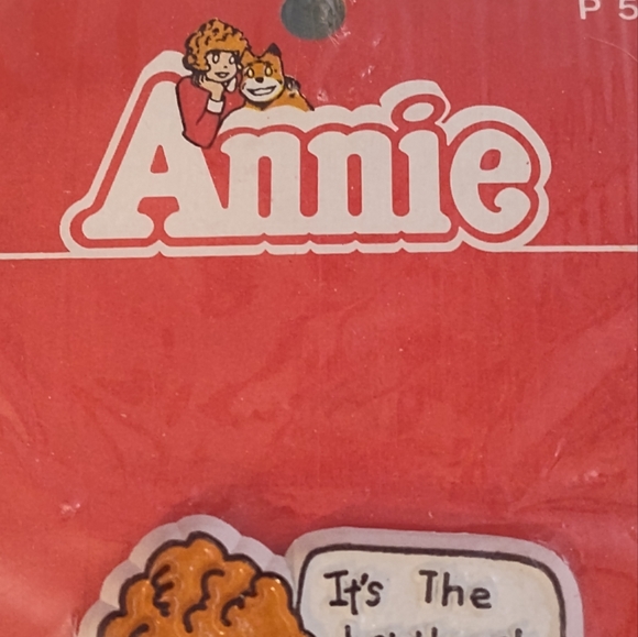 NWT! Vintage 1981 Orphan Annie Pin - Picture 4 of 8